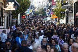 Ανοιχτά τα καταστήματα αύριο και για άλλες δύο Κυριακές – Tο ωράριο λειτουργίας