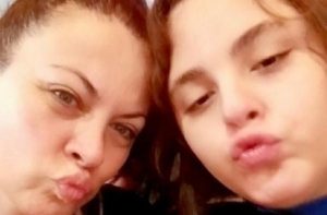 Τα συγκινητικά λόγια της Νένας Χρονοπούλου για τον γιο της: «Όταν γεννήθηκε έμεινε 5 μήνες στην εντατική…»