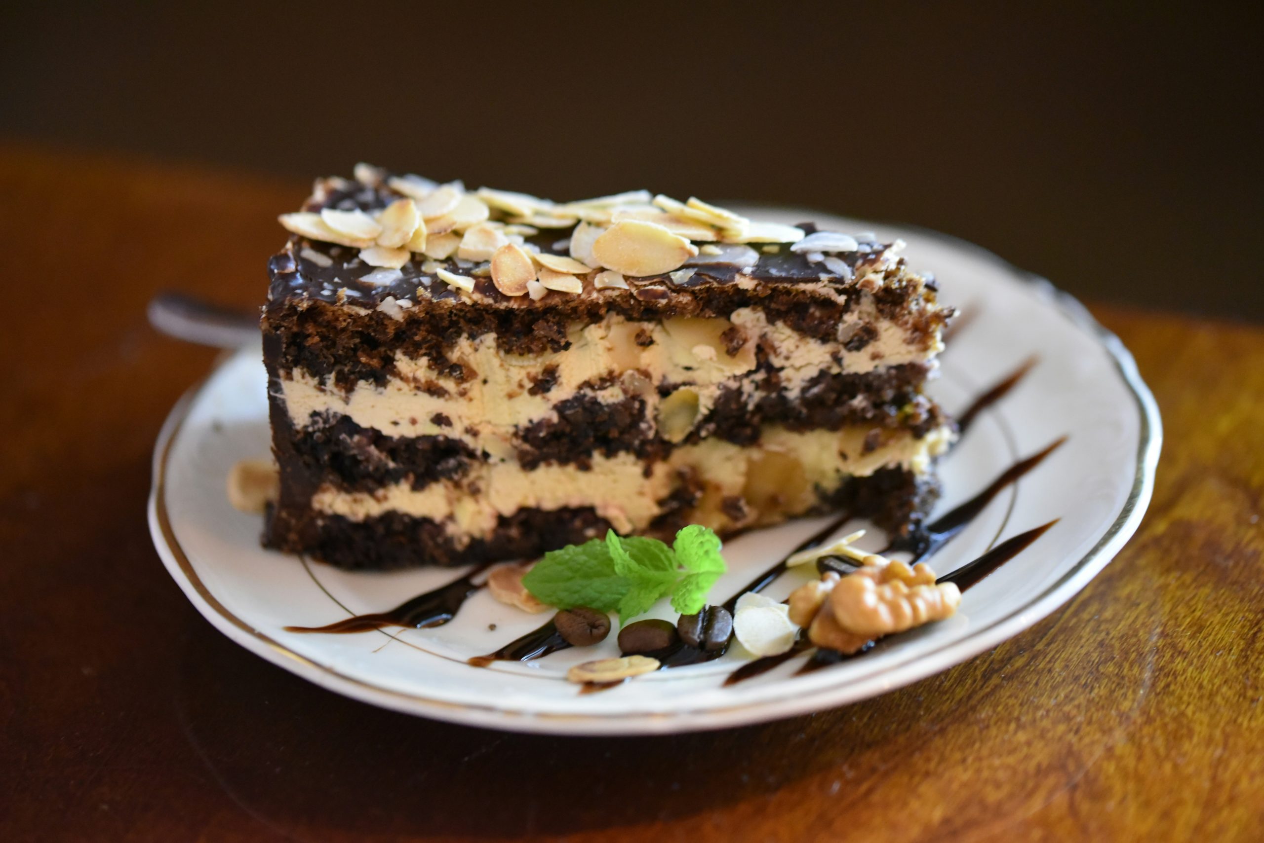 &Epsilon;&omicron;&rho;&tau;&omicron;&lambda;ό&gamma;&iota;&omicron;: &Pi;&omicron;&iota;&omicron;&iota; &gamma;&iota;&omicron;&rho;&tau;ά&zeta;&omicron;&upsilon;&nu; &sigma;ή&mu;&epsilon;&rho;&alpha; 8 &Iota;&alpha;&nu;&omicron;&upsilon;&alpha;&rho;ί&omicron;&upsilon;