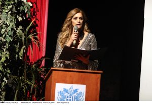 Βίκυ Κουλιανού: Εξηγεί γιατί δεν πήγε στην κηδεία του πατέρα της και πώς βίωσε το προσωπικό της πένθος