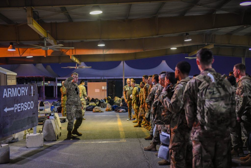 Reuters: Οδηγίες να απομακρυνθεί προσωπικό από την αμερικάνικη βάση Αλ Ουντέιντ στο Κατάρ