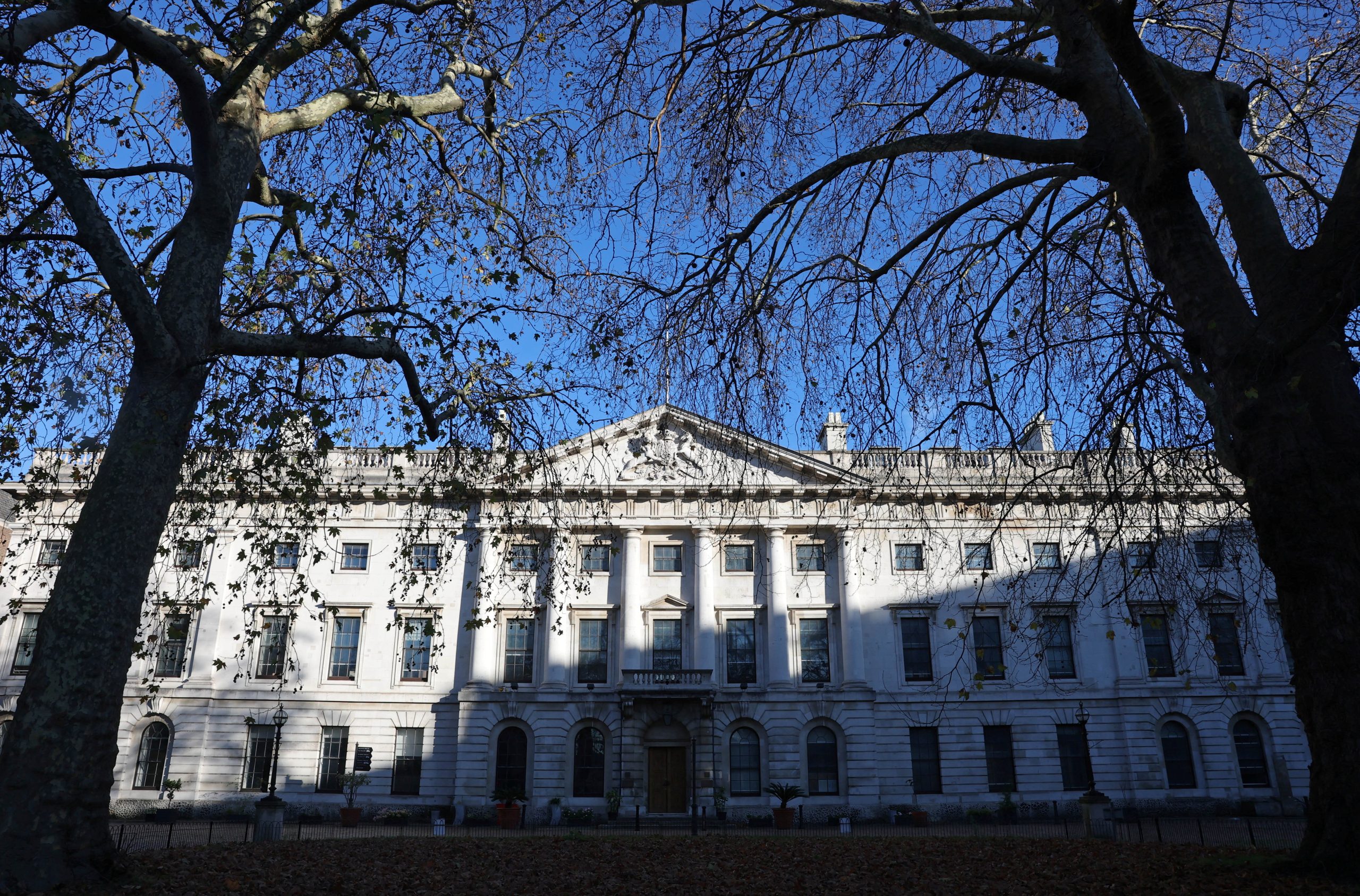 «Κινεζική πρεσβεία ή φρούριο κατασκόπων;» – Τα υπόγεια μυστικά που ανησυχούν το Λονδίνο