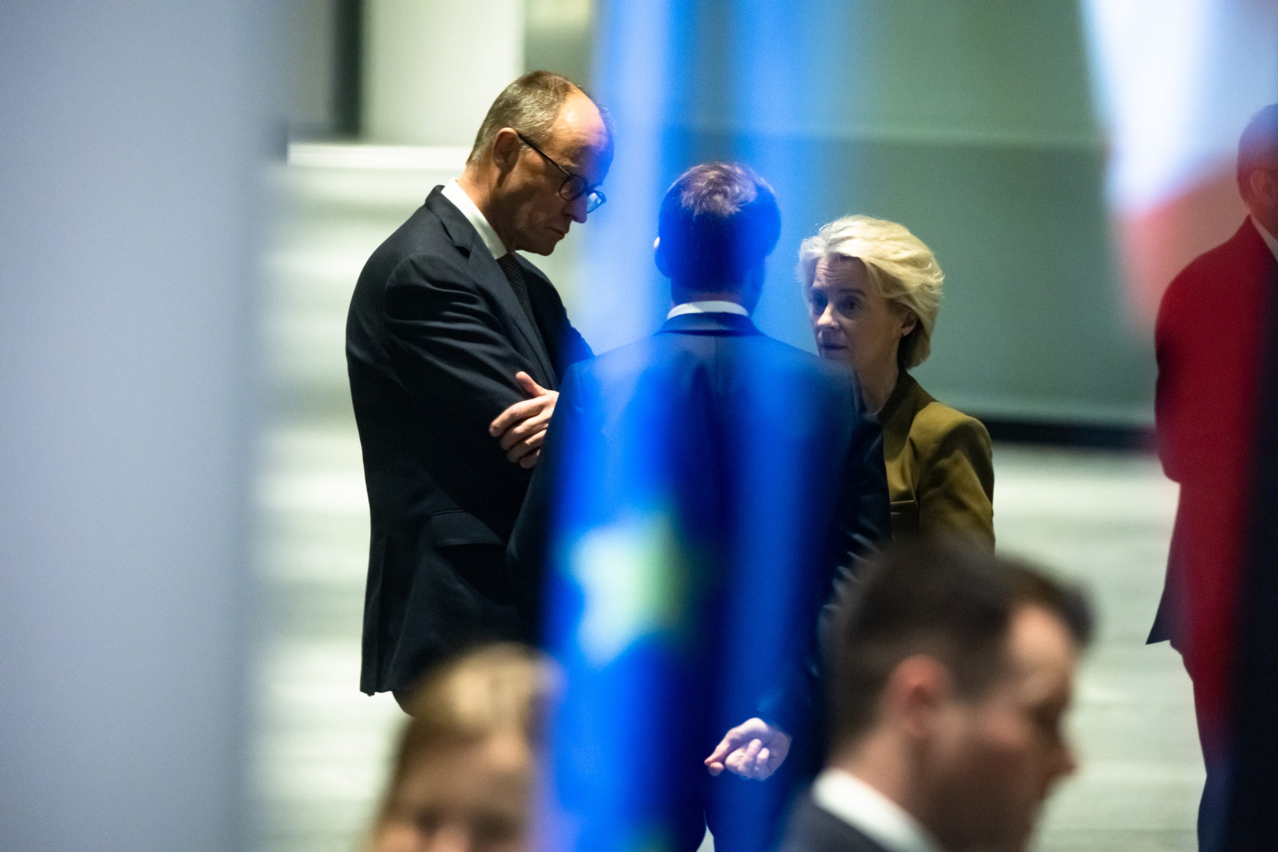 &Mu;&alpha;&kappa;&rho;ό&nu;: &laquo;&Alpha;&pi;&alpha;&rho;ά&delta;&epsilon;&kappa;&tau;&epsilon;&sigmaf;&raquo; &omicron;&iota; &delta;&alpha;&sigma;&mu;&omicron;&lambda;&omicron;&gamma;&iota;&kappa;έ&sigmaf; &alpha;&upsilon;&xi;ή&sigma;&epsilon;&iota;&sigmaf; &tau;&omega;&nu; &Eta;&Pi;&Alpha; &ndash; &laquo;&Pi;&alpha;&gamma;&omega;&mu;έ&nu;&epsilon;&sigmaf;&raquo; &alpha;&nu;&tau;&iota;&delta;&rho;ά&sigma;&epsilon;&iota;&sigmaf; &tau;&omega;&nu; ά&lambda;&lambda;&omega;&nu; &Epsilon;&upsilon;&rho;&omega;&pi;&alpha;ί&omega;&nu;