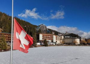 Κραν Μοντανά: Για ανθρωποκτονία εξ αμελείας ερευνώνται οι ιδιοκτήτες του μπαρ – Φωτογραφίες-ντοκουμέντα από το μαγαζί που έφτιαξαν μόνοι τους