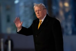 Το βλέμμα του Τραμπ στο υπέδαφος της Γροιλανδίας και η Δανία σε «κατάσταση κρίσης»