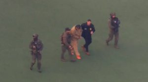 Στο δικαστήριο της Νέας Υόρκης ο Νικολάς Μαδούρο – Δείτε εικόνες από τη μεταφορά του