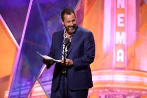 Άνταμ Σάντλερ: Υποσχέθηκε ότι θα γυρίσει άλλες 50 ταινίες προτού αποσυρθεί