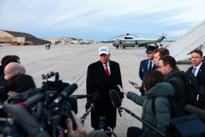 Τραμπ: Ενημερώθηκα ότι το Ιράν σταματά τις εκτελέσεις – «Τύμπανα πολέμου» στη Μέση Ανατολή