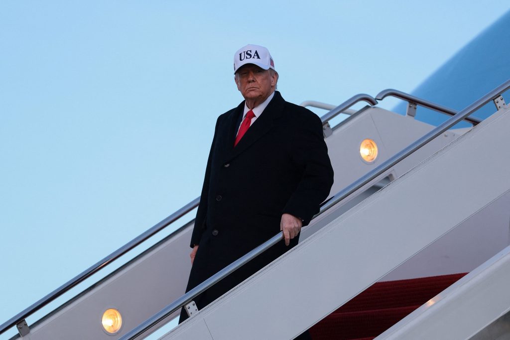 Σαφές μήνυμα Τραμπ προς το Ιράν: Σκληρά μέτρα αν εκτελεστούν διαδηλωτές