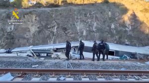 Τραγωδία στην Ισπανία: Πληροφορίες ότι βρέθηκε σπασμένος σύνδεσμος στις ράγες