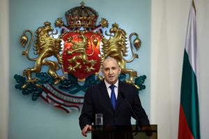 Πολιτικός «σεισμός» στη Βουλγαρία: Παραιτήθηκε ο πρόεδρος Ράντεφ