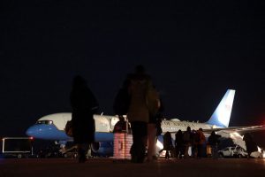 Το προεδρικό αεροσκάφος του Τραμπ επέστρεψε λόγω ηλεκτρικού προβλήματος