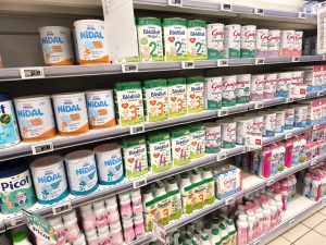 Η Danone ανακαλεί παρτίδες βρεφικού γάλακτος – Ανησυχία για τοξική επιμόλυνσή του προϊόντος