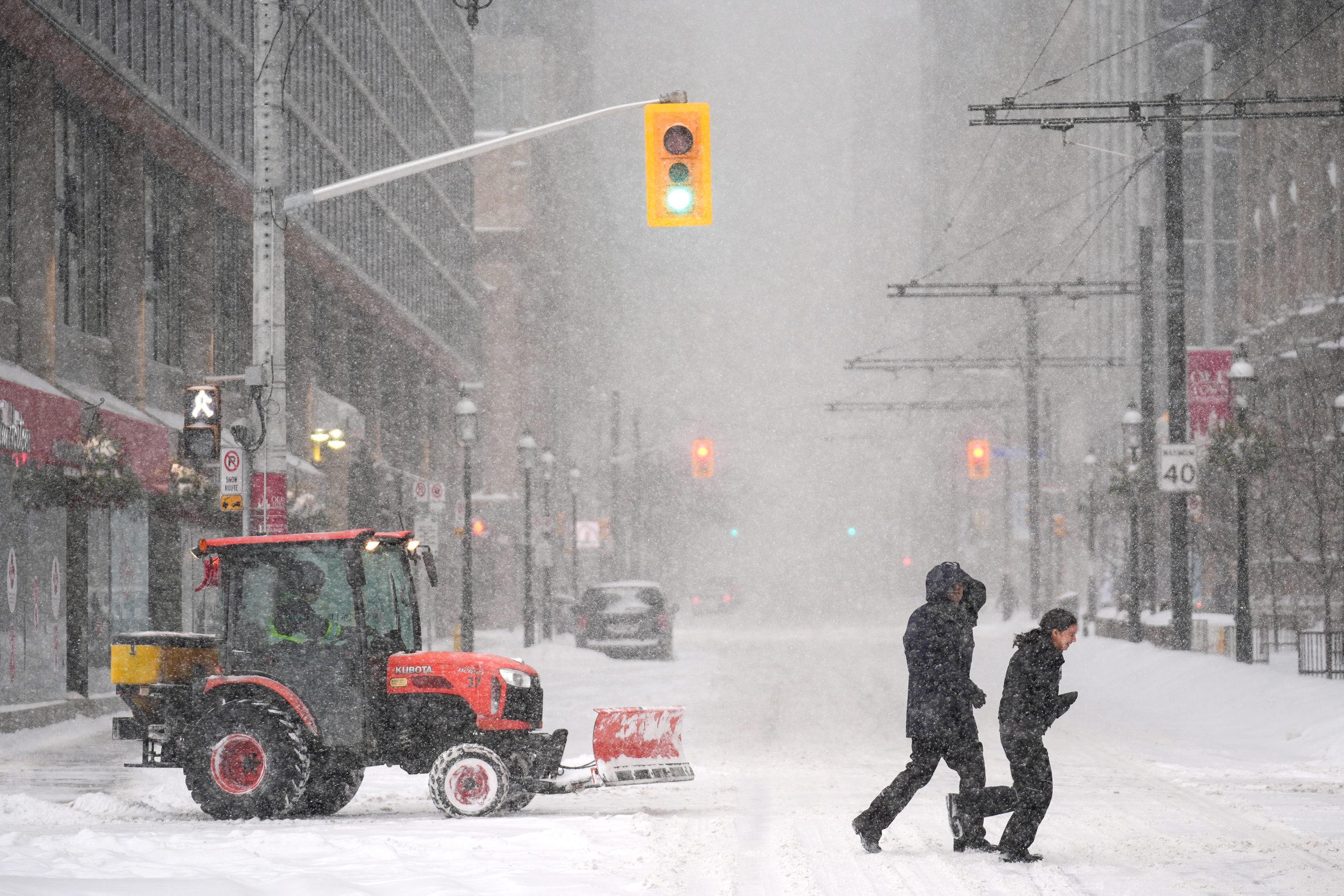 &Sigma;&phi;&omicron;&delta;&rho;ή &chi;&iota;&omicron;&nu;&omicron;&theta;ύ&epsilon;&lambda;&lambda;&alpha; &pi;&lambda;ή&tau;&tau;&epsilon;&iota; &tau;&iota;&sigmaf; &beta;&omicron;&rho;&epsilon;&iota;&omicron;&alpha;&nu;&alpha;&tau;&omicron;&lambda;&iota;&kappa;έ&sigmaf; &Eta;&Pi;&Alpha;: &Kappa;&lambda;&epsilon;&iota;&sigma;&tau;ά &alpha;&epsilon;&rho;&omicron;&delta;&rho;ό&mu;&iota;&alpha; &ndash; &Chi;&omega;&rho;ί&sigmaf; &rho;&epsilon;ύ&mu;&alpha; 660.000 &sigma;&pi;ί&tau;&iota;&alpha;