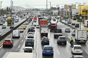 Κίνηση «εφιάλτης» στην Αττική: Αναλυτική λίστα δρόμων με καθυστερήσεις