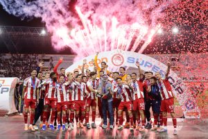 Οι πανηγυρισμοί στα αποδυτήρια του Ολυμπιακού μετά την κατάκτηση του Betsson Super Cup (vid)