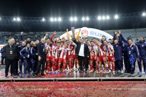 Ολυμπιακός: Αποθέωση για τον Βαγγέλη Μαρινάκη μετά την κατάκτηση του Betsson Super Cup