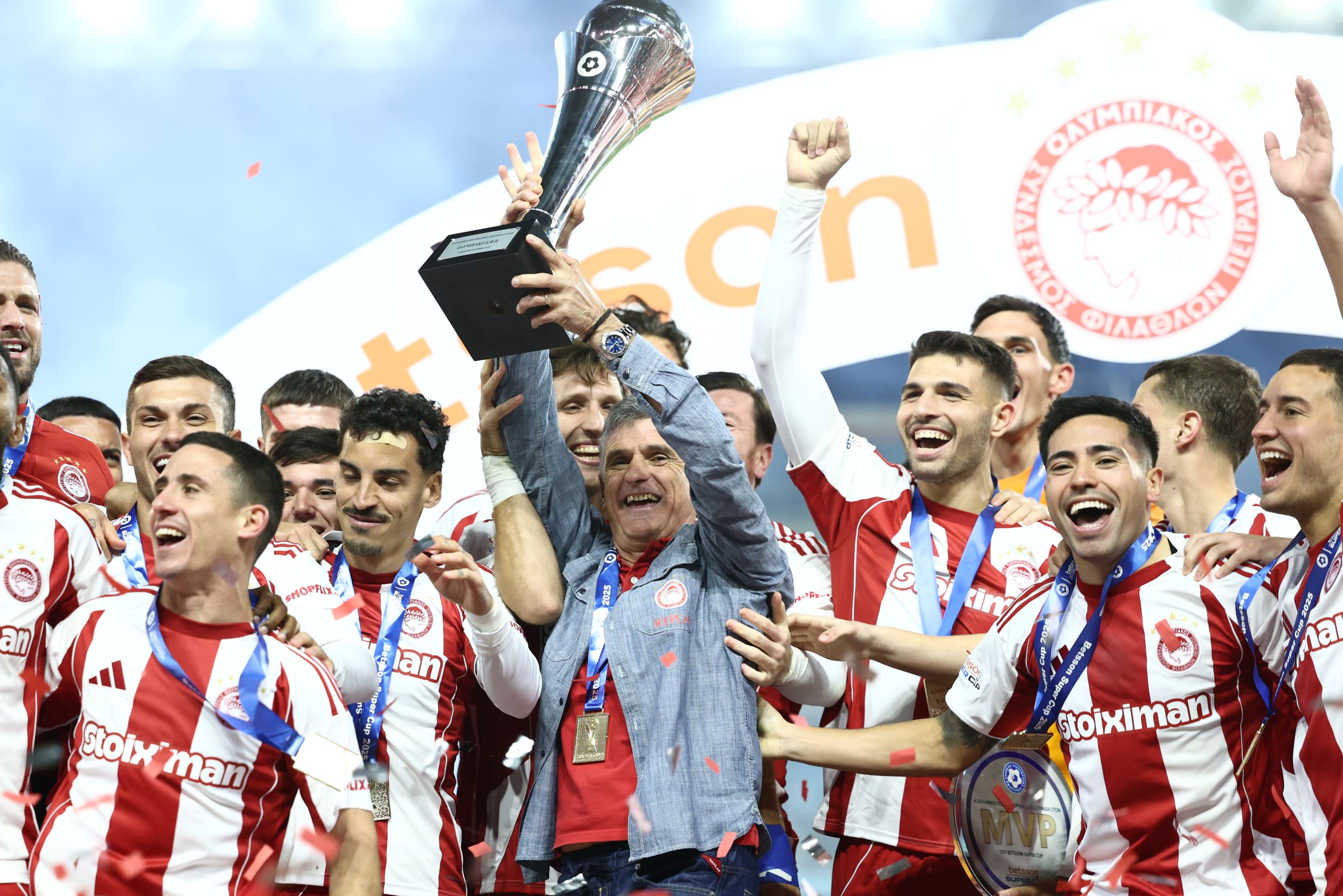 &Omicron;&lambda;&upsilon;&mu;&pi;&iota;&alpha;&kappa;ό&sigmaf; &gamma;&iota;&alpha; &Mu;&epsilon;&nu;&tau;&iota;&lambda;ί&mu;&pi;&alpha;&rho;: &laquo;&Sigma;&upsilon;&lambda;&lambda;έ&kappa;&tau;&eta;&sigmaf; &mu;&epsilon;&tau;&alpha;&lambda;&lambda;ί&omega;&nu; &kappa;&alpha;&iota; &tau;&rho;&omicron;&pi;&alpha;ί&omega;&nu;!&raquo;