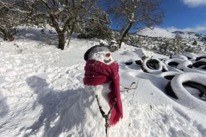 Στα λευκά η ορεινή Ελλάδα – Άνοιξαν τα χιονοδρομικά, έρχεται νέος χιονιάς