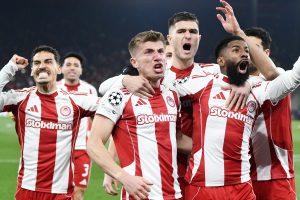 Το μαγικό γκολ του Κοστίνια κόντρα στη Μπάγερ Λεβερκούζεν