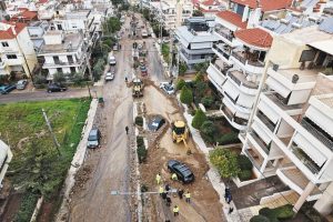 Γλυφάδα: Ολοκληρώθηκε ο καθαρισμός καλωδίων υψηλής τάσης από τον ΔΕΔΔΗΕ