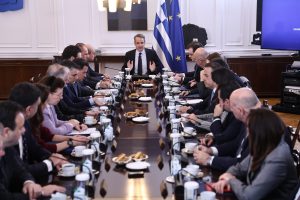 Μητσοτάκης στο Υπουργικό: Μεταρρυθμίσεις και αυξήσεις μισθών – Στήριξη πολιτών και επιχειρήσεων