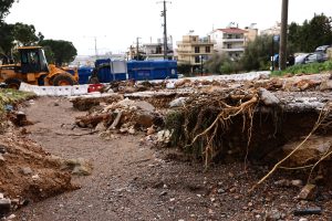 Φονικές πλημμύρες στη Γλυφάδα: Ο δήμος κινείται νομικά κατά του ΔΕΔΔΗΕ για τις ευθύνες
