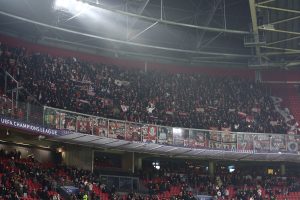 Άκρως εντυπωσιακή η κερκίδα των ερυθρολεύκων στη «Johan Cruyff» Arena