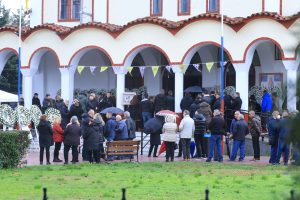 Εργοστάσιο «Βιολάντα»: Βαρύ πένθος στο τελευταίο αντίο στη Σταυρούλα, μητέρα τριών παιδιών