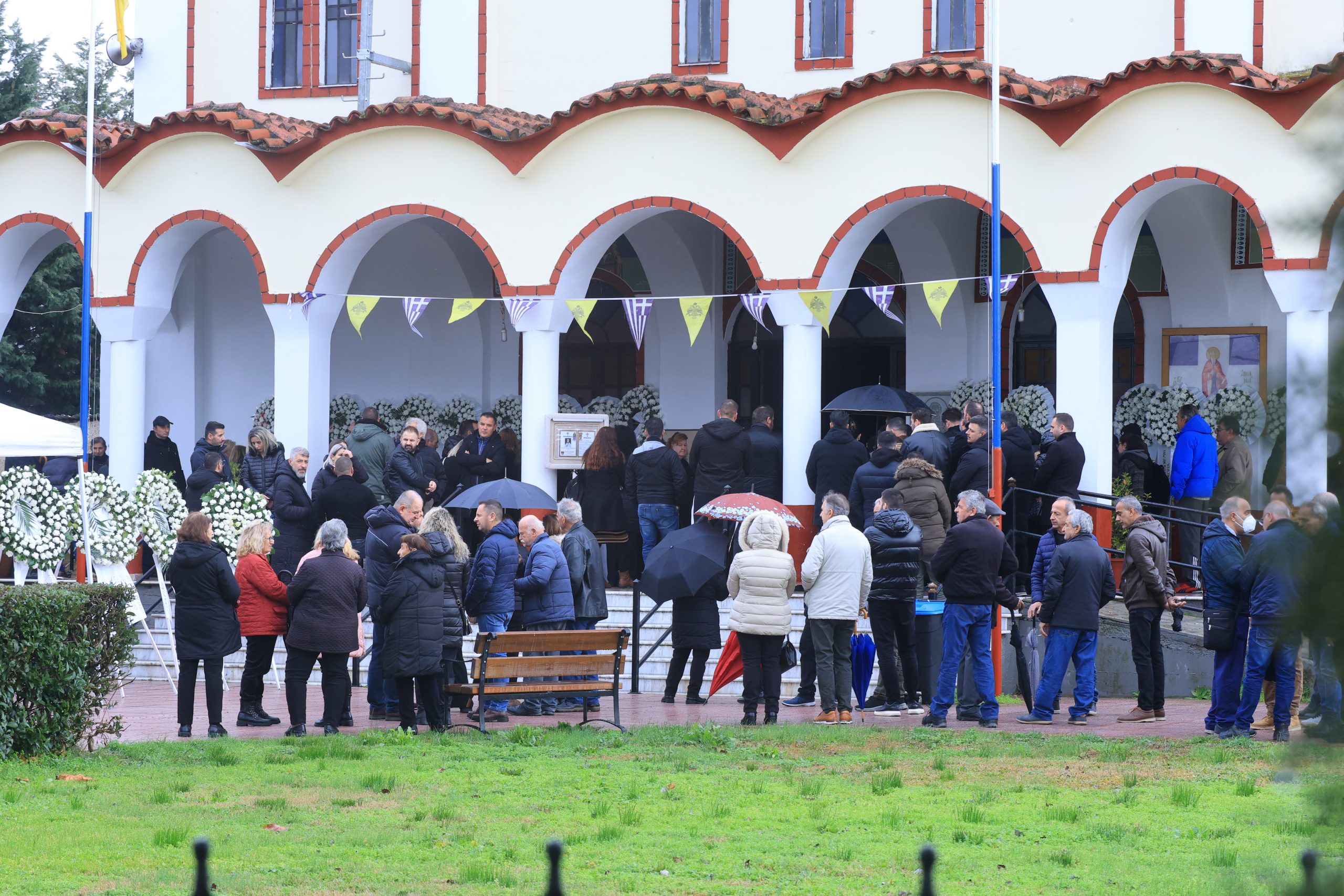 &Epsilon;&rho;&gamma;&omicron;&sigma;&tau;ά&sigma;&iota;&omicron; &laquo;&Beta;&iota;&omicron;&lambda;ά&nu;&tau;&alpha;&raquo;: &Beta;&alpha;&rho;ύ &pi;έ&nu;&theta;&omicron;&sigmaf; &sigma;&tau;&omicron; &tau;&epsilon;&lambda;&epsilon;&upsilon;&tau;&alpha;ί&omicron; &alpha;&nu;&tau;ί&omicron; &sigma;&tau;&eta; &Sigma;&tau;&alpha;&upsilon;&rho;&omicron;ύ&lambda;&alpha;, &mu;&eta;&tau;έ&rho;&alpha; &tau;&rho;&iota;ώ&nu; &pi;&alpha;&iota;&delta;&iota;ώ&nu;