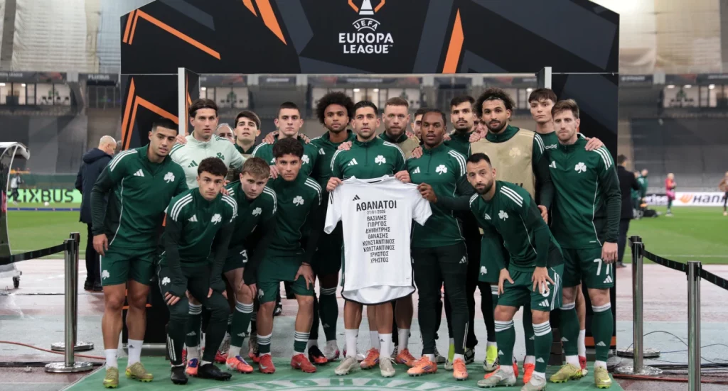 Οι παίκτες του Παναθηναϊκού απέτισαν φόρο τιμής στους αδικοχαμένους φιλάθλους του ΠΑΟΚ