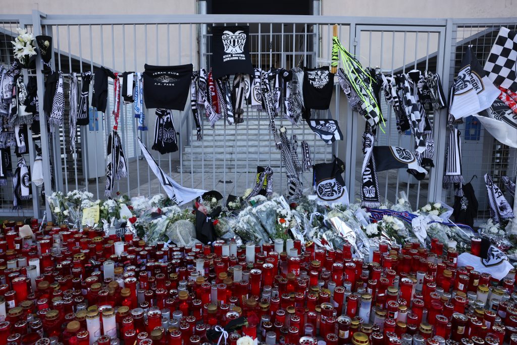 Δυστύχημα στη Ρουμανία: Σε κλίμα οδύνης οι κηδείες των φιλάθλων του ΠΑΟΚ που σκοτώθηκαν στη Ρουμανία
