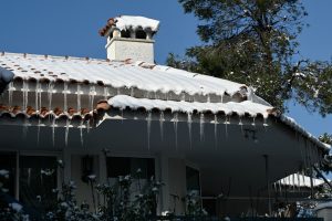 Στην «κατάψυξη» η χώρα: Βουτιά στους -15°C έκανε ο υδράργυρος – Οι 8 πιο «παγωμένες» περιοχές