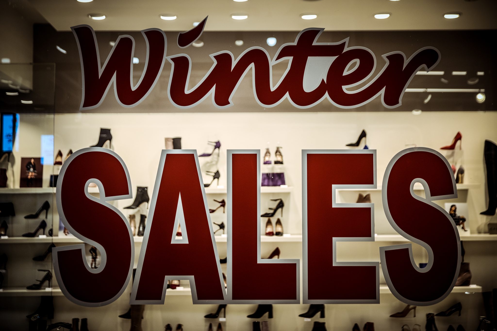 Εκπτώσεις σε βιτρίνα