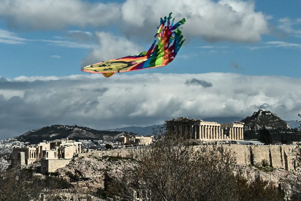 Απόκριες 2026: Πότε ανοίγει το Τριώδιο και πότε θα γιορτάσουμε Τσικνοπέμπτη και Καθαρά Δευτέρα