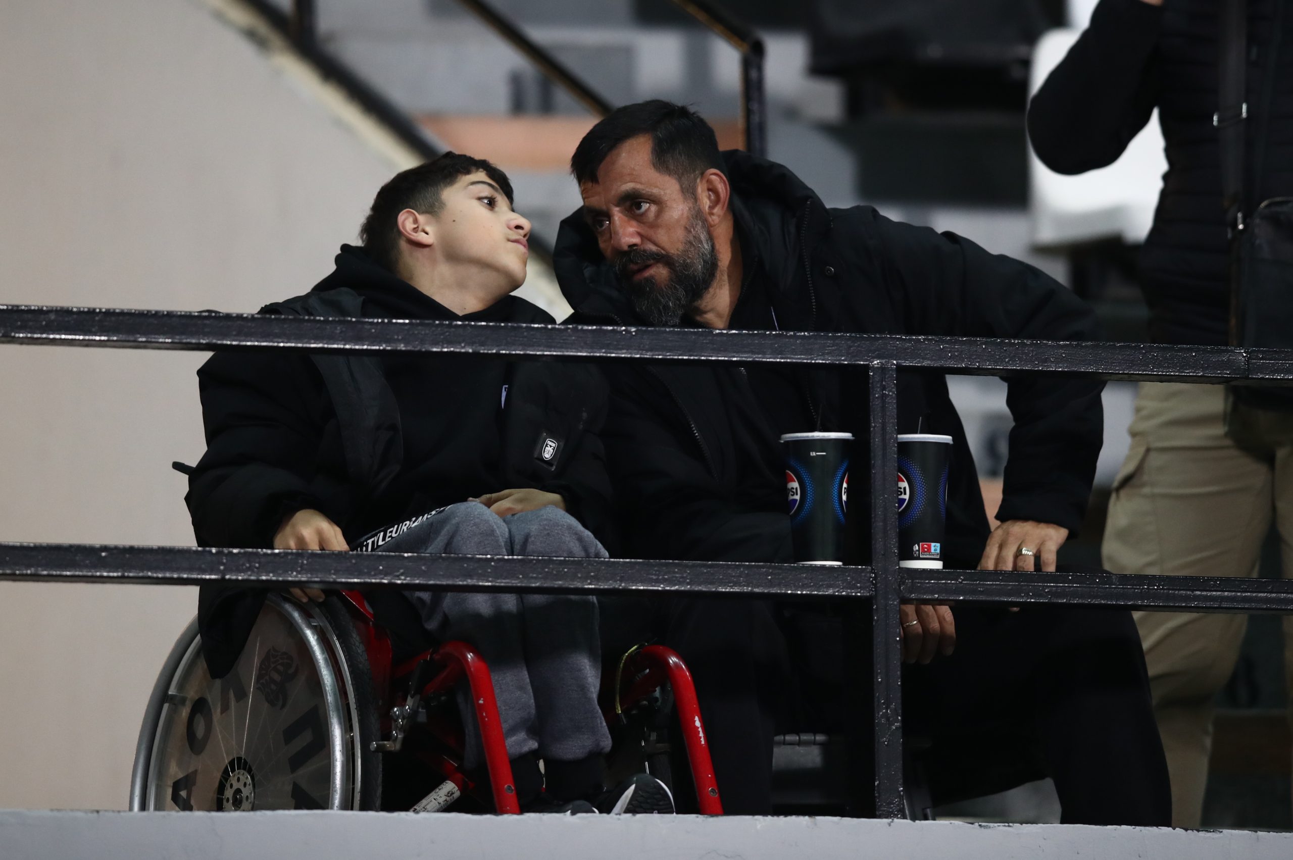 &laquo;&Kappa;ά&theta;&epsilon; &phi;&omicron;&rho;ά &pi;&omicron;&upsilon; &eta; &kappa;&epsilon;&rho;&kappa;ί&delta;&alpha; &tau;&omicron;&upsilon; &Pi;&Alpha;&Omicron;&Kappa; &theta;&alpha; &tau;&rho;&alpha;&gamma;&omicron;&upsilon;&delta;ά, &theta;&alpha; &epsilon;ί&nu;&alpha;&iota; &epsilon;&kappa;&epsilon;ί &kappa;&alpha;&iota; &tau;&alpha; &pi;&alpha;&iota;&delta;&iota;ά &mu;&alpha;&sigmaf;&raquo;: &Tau;&omicron; &sigma;&upsilon;&gamma;&kappa;&iota;&nu;&eta;&tau;&iota;&kappa;ό &mu;ή&nu;&upsilon;&mu;&alpha; &tau;&omicron;&upsilon; &mu;&iota;&kappa;&rho;&omicron;ύ &Gamma;&iota;&alpha;&nu;&nu;ά&kappa;&eta;