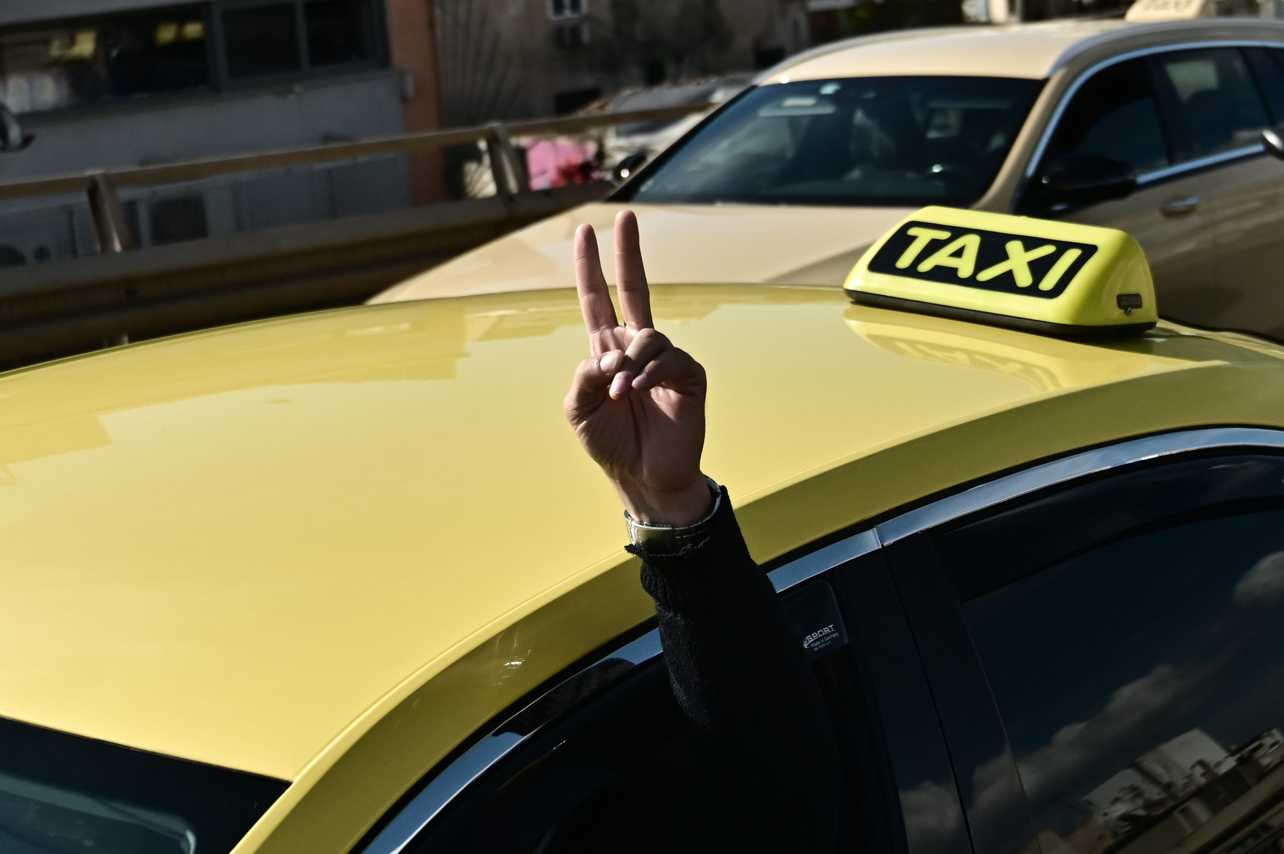 &Tau;&alpha;&xi;ί: &Pi;&alpha;&nu;&epsilon;&lambda;&lambda;&alpha;&delta;&iota;&kappa;ή 48&omega;&rho;&eta; &alpha;&pi;&epsilon;&rho;&gamma;ί&alpha; &sigma;ή&mu;&epsilon;&rho;&alpha; &kappa;&alpha;&iota; &alpha;ύ&rho;&iota;&omicron; &ndash; &Tau;&alpha; &alpha;&iota;&tau;ή&mu;&alpha;&tau;&alpha; &tau;&omicron;&upsilon; &kappa;&lambda;ά&delta;&omicron;&upsilon;