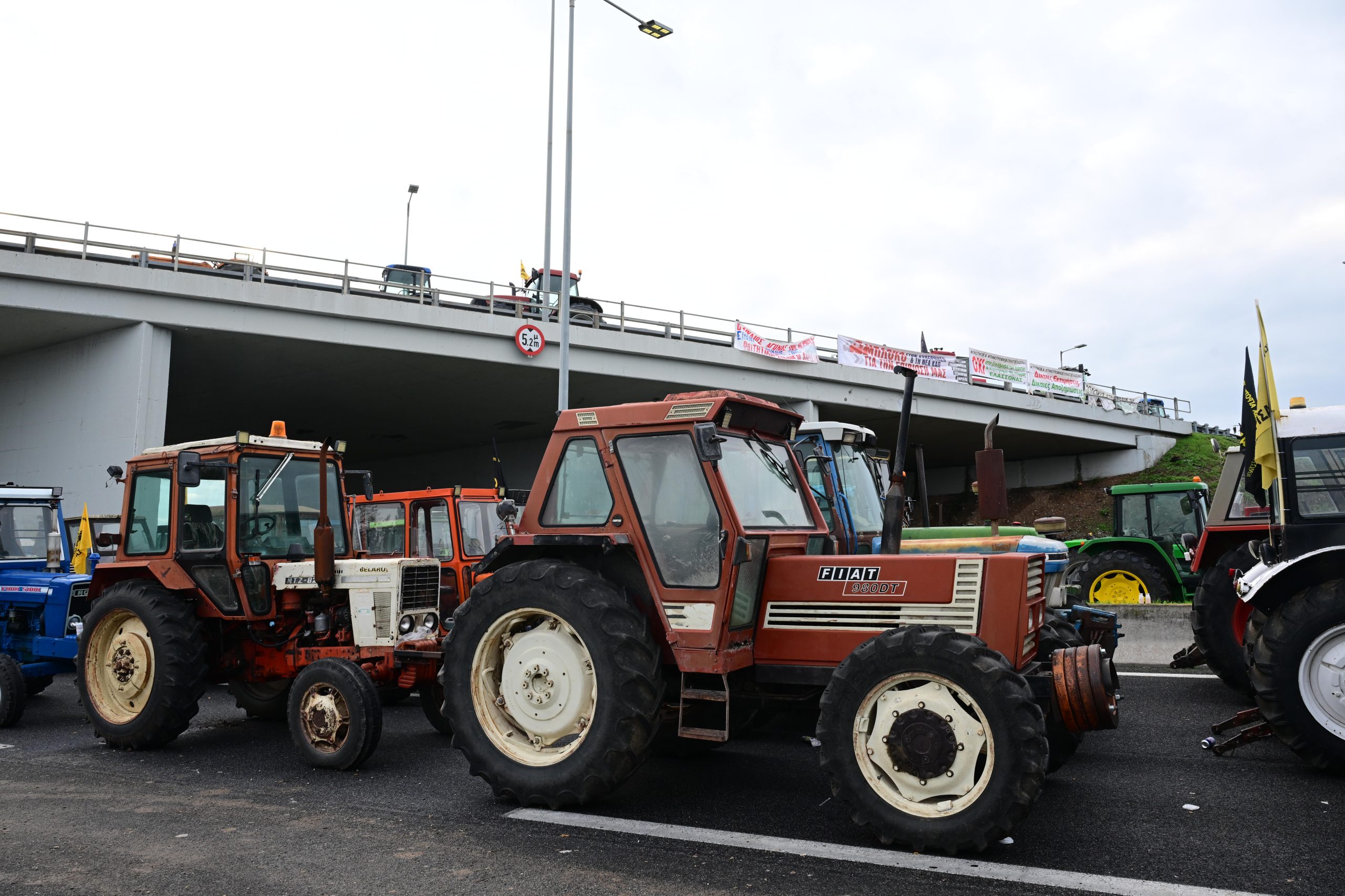 &Alpha;&gamma;&rho;ό&tau;&epsilon;&sigmaf;: &Epsilon;&nu;&tau;&epsilon;ί&nu;&omicron;&upsilon;&nu; &tau;&iota;&sigmaf; &kappa;&iota;&nu;&eta;&tau;&omicron;&pi;&omicron;&iota;ή&sigma;&epsilon;&iota;&sigmaf; &tau;&omicron;&upsilon;&sigmaf; &sigma;&tau;&omicron; &mu;&pi;&lambda;ό&kappa;&omicron; &tau;&eta;&sigmaf; &Nu;ί&kappa;&alpha;&iota;&alpha;&sigmaf; &ndash; &Delta;&iota;&alpha;&kappa;ό&pi;&tau;&omicron;&upsilon;&nu; &tau;&eta;&nu; &kappa;&upsilon;&kappa;&lambda;&omicron;&phi;&omicron;&rho;ί&alpha; &sigma;&tau;&eta;&nu; &alpha;&epsilon;&rho;&omicron;&gamma;έ&phi;&upsilon;&rho;&alpha;