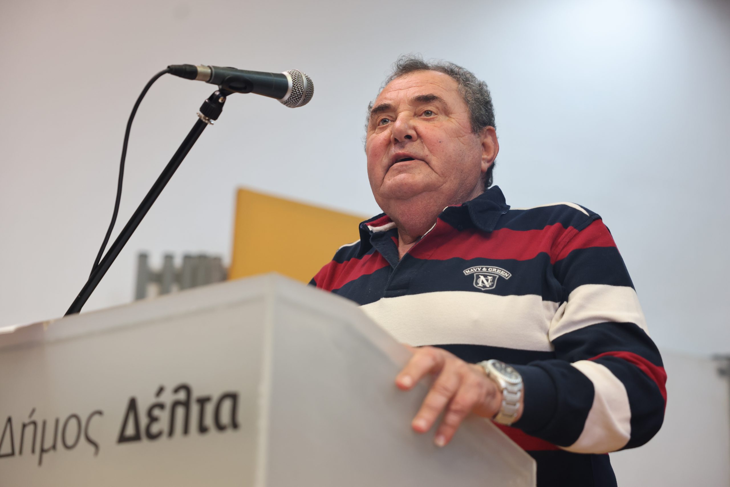 &laquo;&Kappa;ό&beta;&epsilon;&tau;&alpha;&iota;&raquo; &alpha;&pi;ό &tau;&eta; &sigma;&upsilon;&nu;ά&nu;&tau;&eta;&sigma;&eta; &mu;&epsilon; &tau;&omicron;&nu; &pi;&rho;&omega;&theta;&upsilon;&pi;&omicron;&upsilon;&rho;&gamma;ό &omicron; &Alpha;&nu;&epsilon;&sigma;&tau;ί&delta;&eta;&sigmaf; &ndash; &laquo;&Theta;&alpha; &pi;ά&omega; &sigma;&tau;&omicron; &Mu;&alpha;&xi;ί&mu;&omicron;&upsilon;&raquo; &delta;&iota;&alpha;&mu;&eta;&nu;ύ&epsilon;&iota; &omicron; &alpha;&gamma;&rho;&omicron;&tau;&omicron;&sigma;&upsilon;&nu;&delta;&iota;&kappa;&alpha;&lambda;&iota;&sigma;&tau;ή&sigmaf;