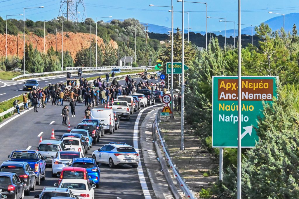 Ο «κύβος ερρίφθη» για τα αγροτικά μπλόκα: Ομόφωνη απόφαση για κλιμάκωση, «δεν κάνουμε σπιθαμή πίσω»