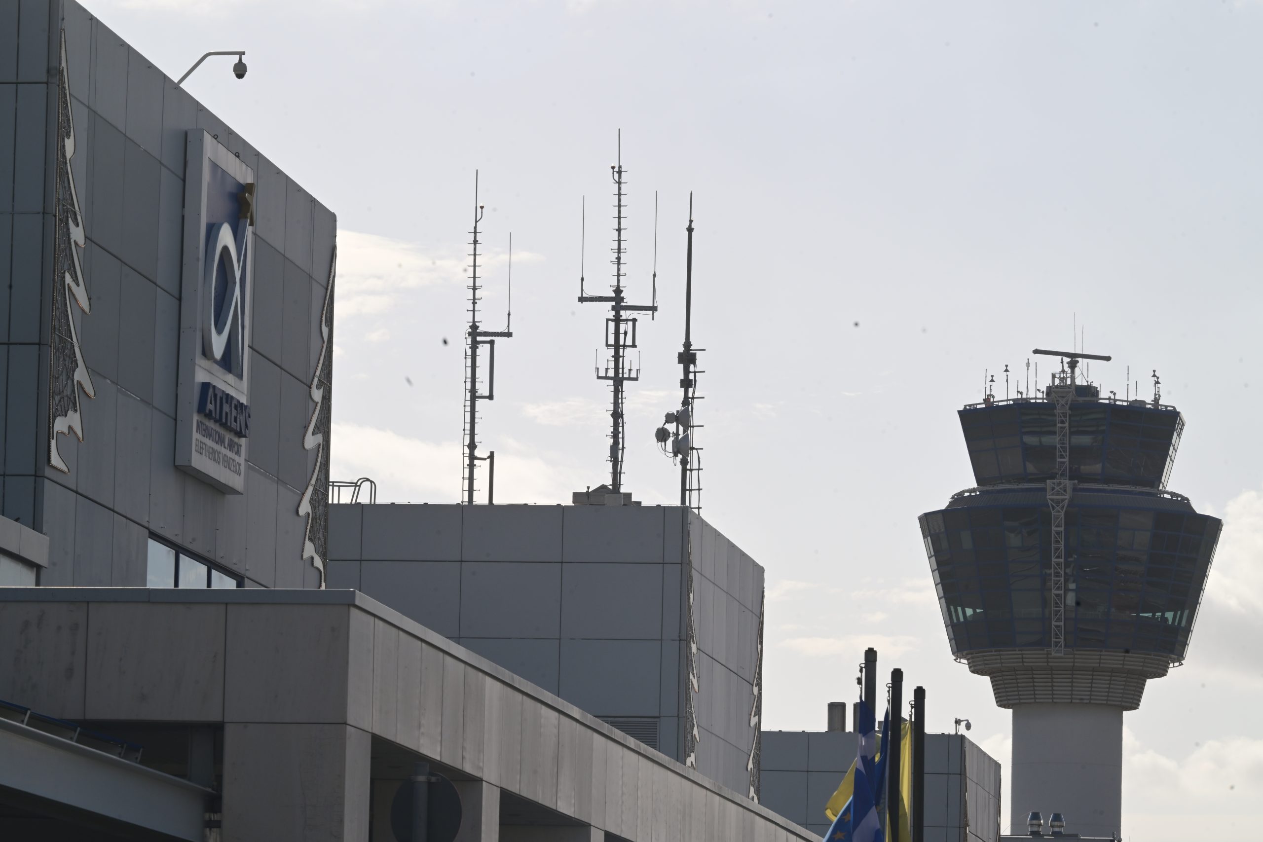 &Tau;&iota; έ&phi;&tau;&alpha;&iota;&xi;&epsilon; &gamma;&iota;&alpha; &tau;&omicron; &laquo;&mu;&pi;&lambda;&alpha;&kappa; ά&omicron;&upsilon;&tau;&raquo; &sigma;&tau;&omicron; FIR &Alpha;&theta;&eta;&nu;ώ&nu; &ndash; &Tau;&omicron; &epsilon;&pi;&iota;&kappa;&rho;&alpha;&tau;έ&sigma;&tau;&epsilon;&rho;&omicron; &sigma;&epsilon;&nu;ά&rho;&iota;&omicron; &alpha;&pi;ό &tau;&omicron;&nu; &alpha;&epsilon;&rho;&omicron;&nu;&alpha;&upsilon;&pi;&eta;&gamma;ό &Phi;&alpha;ί&delta;&omega;&nu;&alpha; &Kappa;&alpha;&rho;&alpha;ϊ&omega;&sigma;&eta;&phi;ί&delta;&eta;