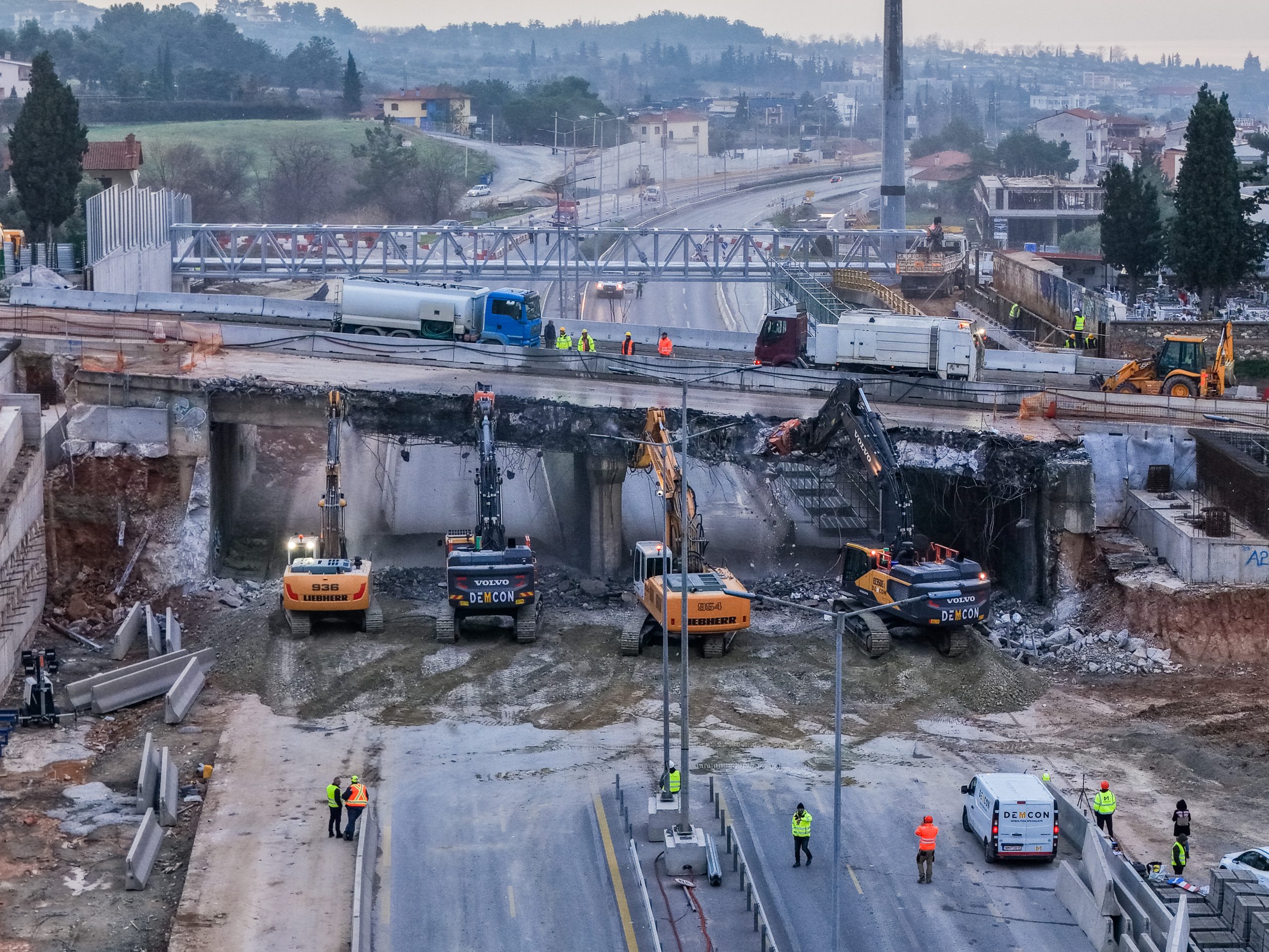&Theta;&epsilon;&sigma;&sigma;&alpha;&lambda;&omicron;&nu;ί&kappa;&eta;: &Kappa;&alpha;&tau;&epsilon;&delta;&alpha;&phi;ί&zeta;&epsilon;&tau;&alpha;&iota; &eta; &gamma;έ&phi;&upsilon;&rho;&alpha; &Pi;&alpha;&nu;&omicron;&rho;ά&mu;&alpha;&tau;&omicron;&sigmaf; &gamma;&iota;&alpha; &tau;&omicron; FlyOver &ndash; 48&omega;&rho;&omicron;&sigmaf; &alpha;&pi;&omicron;&kappa;&lambda;&epsilon;&iota;&sigma;&mu;ό&sigmaf; &kappa;&alpha;&iota; &kappa;&upsilon;&kappa;&lambda;&omicron;&phi;&omicron;&rho;&iota;&alpha;&kappa;έ&sigmaf; &rho;&upsilon;&theta;&mu;ί&sigma;&epsilon;&iota;&sigmaf;