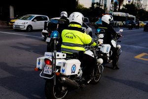 Άγιος Δημήτριος: Επεισόδιο με πυροβολισμούς σε ψητοπωλείο τα ξημερώματα – Τραυματίστηκαν πατέρας και γιος