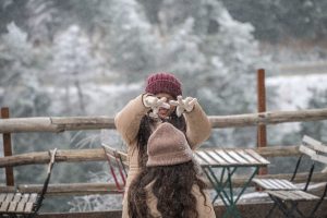 Από τις Αλκυονίδες στο τσουχτερό κρύο: Απότομη πτώση έως 10 βαθμούς και χιονοπτώσεις από αύριο