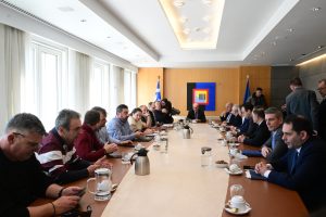 Ολοκληρώθηκε η συνάντηση κυβερνητικών στελεχών με εκπροσώπους αγροκτηνοτρόφων