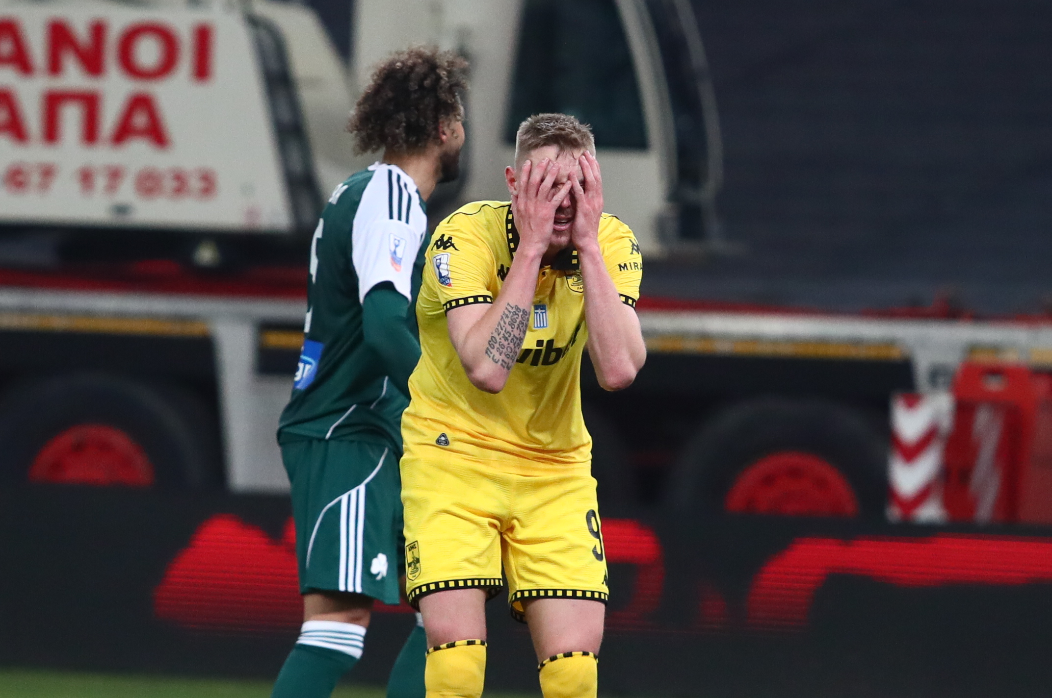 &Sigma;&tau;&alpha; &pi;&iota;&omicron; &mu;&epsilon;&gamma;ά&lambda;&alpha; &laquo;&theta;έ&lambda;&omega;&raquo;&hellip; &kappa;ά&nu;&epsilon;&iota; &pi;ί&sigma;&omega;