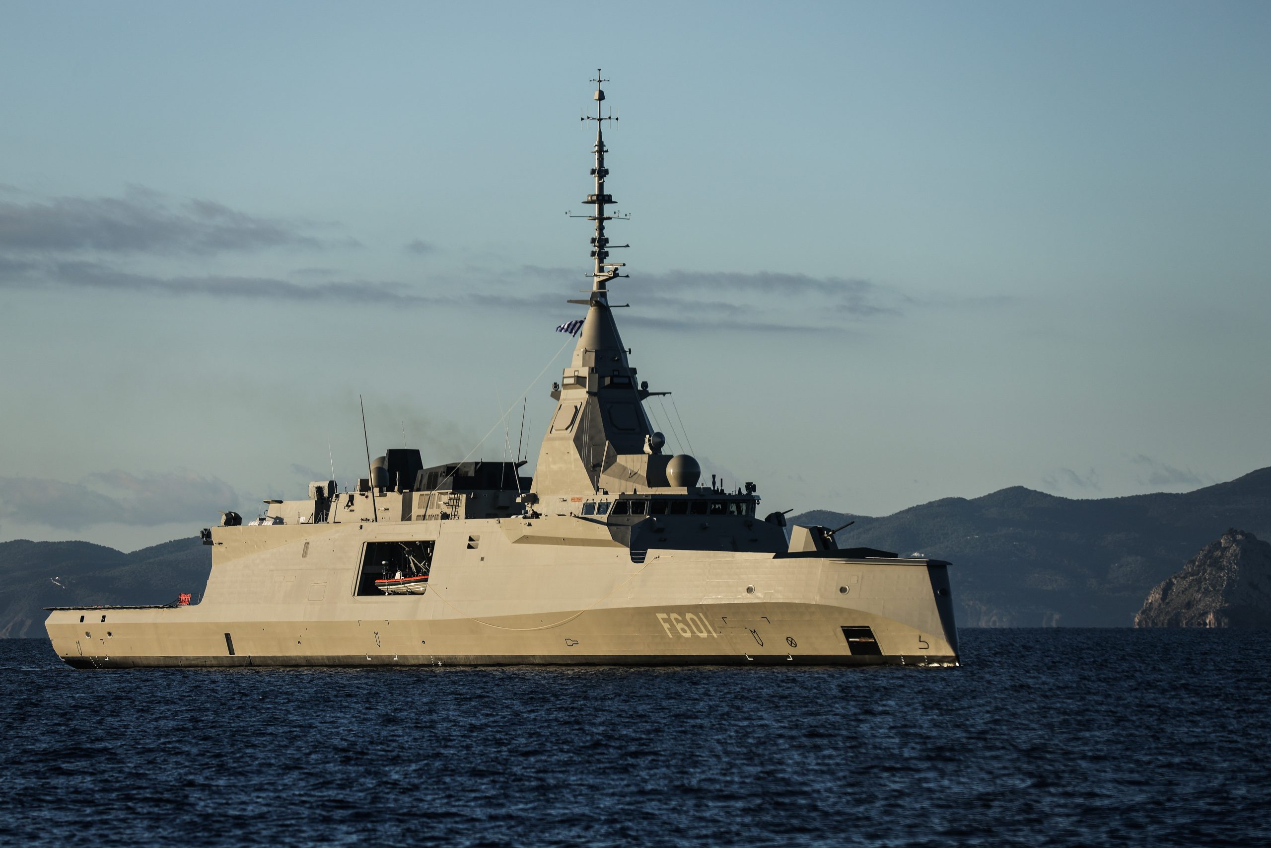 &Eta; &phi;&rho;&epsilon;&gamma;ά&tau;&alpha; &laquo;&Kappa;ί&mu;&omega;&nu;&raquo; &sigma;&tau;&eta;&nu; &Kappa;ύ&pi;&rho;&omicron; &ndash; &Omicron; &sigma;&upsilon;&mu;&beta;&omicron;&lambda;&iota;&sigma;&mu;ό&sigmaf; &tau;&omega;&nu; 2.500 &chi;&rho;ό&nu;&omega;&nu; &kappa;&alpha;&iota; &omicron; &theta;ά&nu;&alpha;&tau;&omicron;&sigmaf; &tau;&omicron;&upsilon; &sigma;&tau;&rho;&alpha;&tau;&eta;&gamma;&omicron;ύ &pi;&omicron;&upsilon; &tau;&eta;&sigmaf; &laquo;έ&delta;&omega;&sigma;&epsilon;&raquo; &tau;&omicron; ό&nu;&omicron;&mu;ά &tau;&omicron;&upsilon;