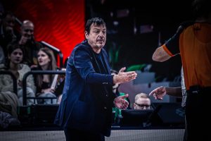 Χαμός με Αταμάν στο Ισραήλ – Υβριστική επίθεση σε προπονητή και παίκτες από οπαδούς της Μακάμπι (vid)