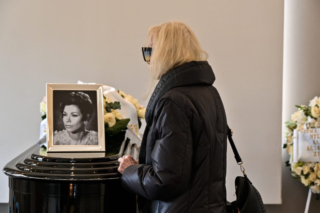 Το τελευταίο αντίο στη Μέλπω Ζαρόκωστα στο Α’ Νεκροταφείο