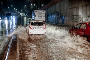 Καιρός: Αστάθεια με βροχές και καταιγίδες – Σημαντική επιδείνωση το Σαββατοκύριακο